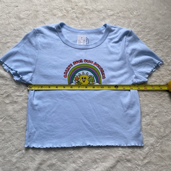 NWT PacSun cropped tee with scalloped trim. Size M. - Picture 5 of 9